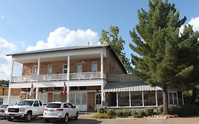 Hotel Limpia Fort Davis